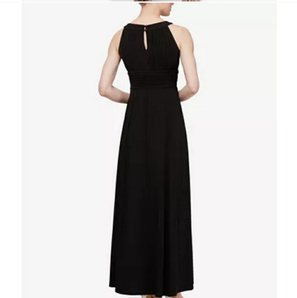 Sangria long dress/gown - Picture 2 of 13